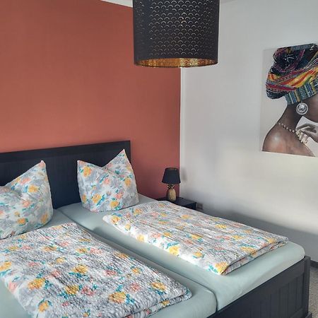 Apartment - Gaestewohnung - Unterkunft Monteure Chemnitz Zewnętrze zdjęcie
