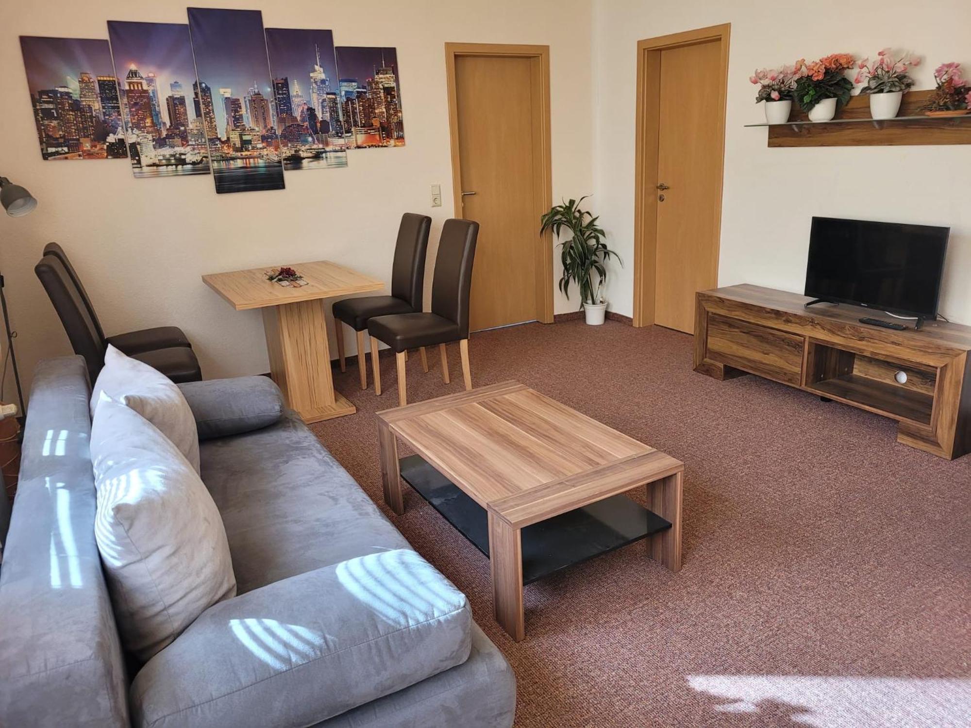Apartment - Gaestewohnung - Unterkunft Monteure Chemnitz Zewnętrze zdjęcie